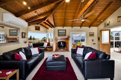 Photo of property in 50 Leslie Street, Waitara, 4320