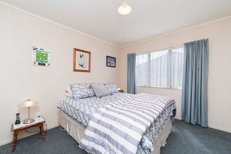 Photo of property in 18 Dalfield Place, Highbury, Palmerston North, 4412