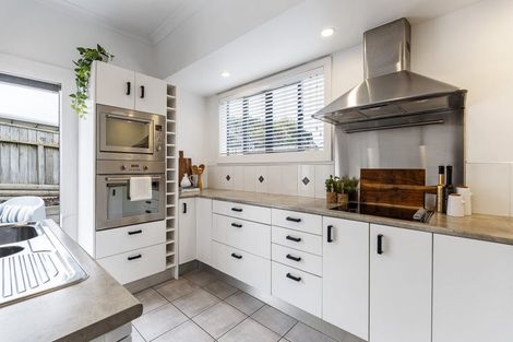 Photo of property in 12 Richmond Street, Fitzroy, New Plymouth, 4312