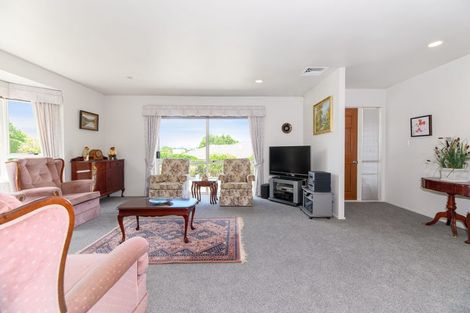 Photo of property in 3 Paua Place, Mount Roskill, Auckland, 1041