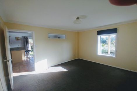 Photo of property in 5 Markham Place, Bucklands Beach, Auckland, 2012