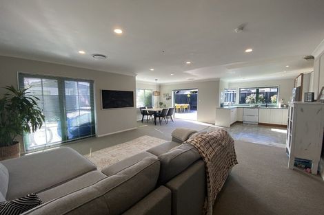 Photo of property in 11a Doment Crescent, Orewa, 0931