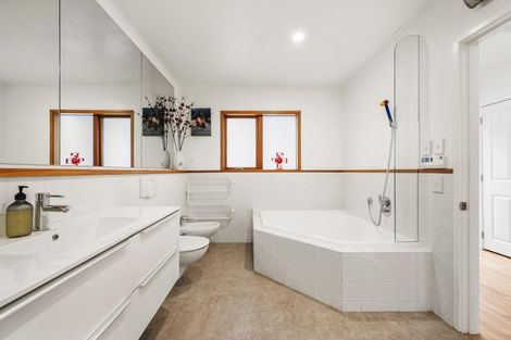 Photo of property in 53 Sunrise Boulevard, Tawa, Wellington, 5028