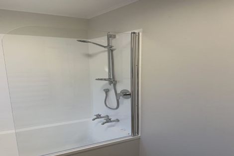 Photo of property in 33 Woolwich Close, Whitby, Porirua, 5024