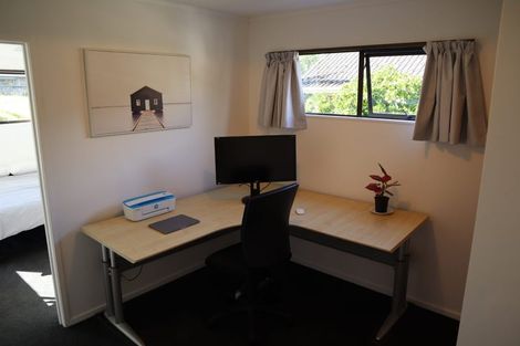 Photo of property in 2/68 View Road, Henderson, Auckland, 0612