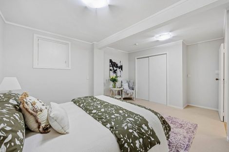 Photo of property in 26 Pickwick Parade, Mellons Bay, Auckland, 2014