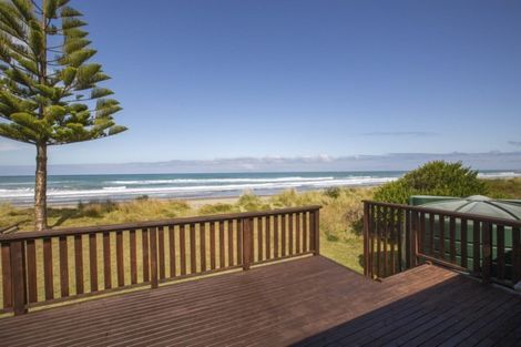 Photo of property in 143 Blue Pacific Parade, Riversdale Beach, Masterton, 5872