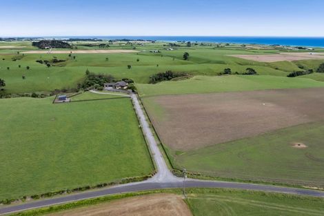 Photo of property in 253 Lwr Pitone Road, Pitone, New Plymouth, 4374
