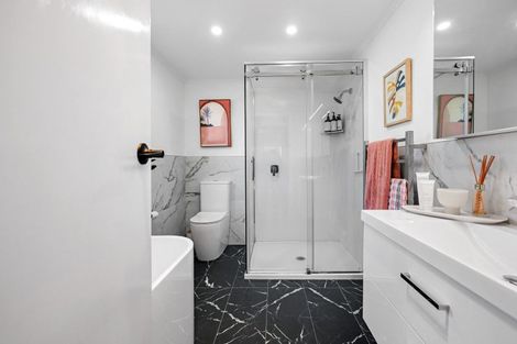 Photo of property in 8 Wha Street, Frankton, Hamilton, 3204