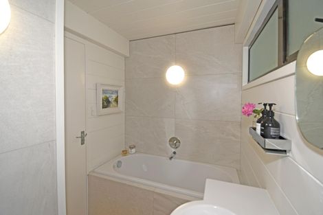 Photo of property in 47 Grand View Road, Leigh, 0985