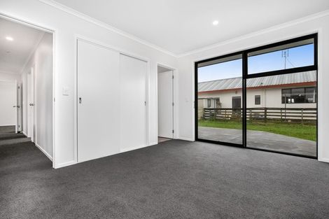 Photo of property in 17 Coolen Place, Tuakau, 2121