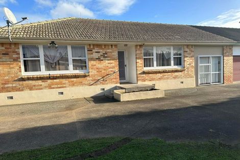 Photo of property in 1/32 Buckingham Crescent, Manukau, Auckland, 2025