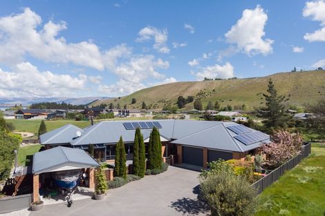 Photo of property in 4 Pisa Moorings Road, Mount Pisa, Cromwell, 9383