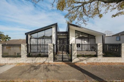 Photo of property in 21 Eastview Road, Glen Innes, Auckland, 1072