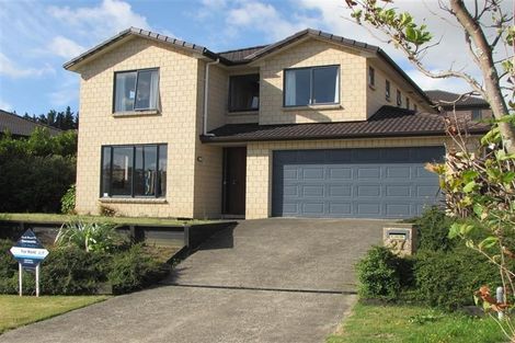 Photo of property in 27 Harrowglen Drive, Northcross, Auckland, 0632