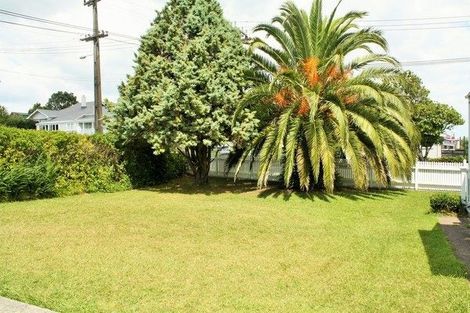 Photo of property in 35 Roberton Road, Avondale, Auckland, 1026