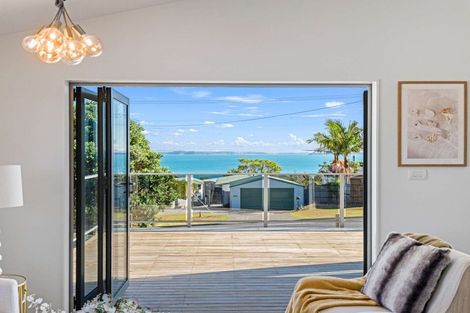Photo of property in 1319 Whangaparaoa Road, Army Bay, Whangaparaoa, 0930