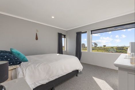 Photo of property in 72 Aranui Road, Kairanga, Palmerston North, 4475