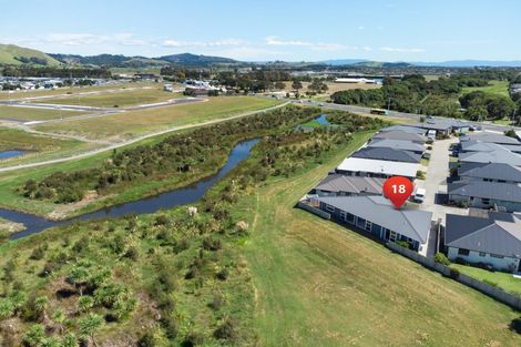 Photo of property in 18 Westhill Lane, Papamoa Beach, Papamoa, 3118