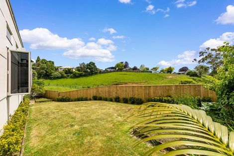 Photo of property in 10e Long Place, Frankleigh Park, New Plymouth, 4310