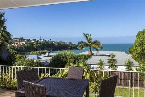 Photo of property in 17a Bournemouth Terrace, Murrays Bay, Auckland, 0630
