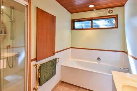 Photo of property in 30 Scenic Drive, Hillpark, Auckland, 2102