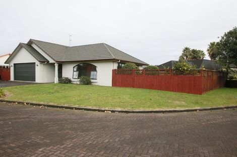 Photo of property in 32 Fendalton Drive, Rototuna, Hamilton, 3210