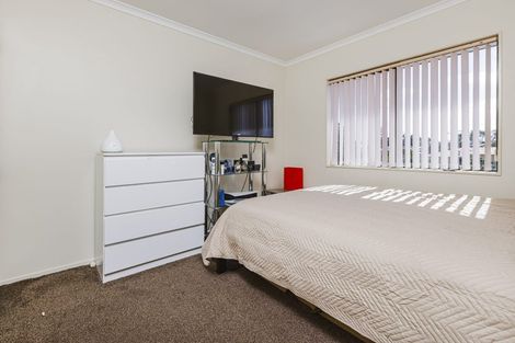 Photo of property in 17 Reyland Close, Weymouth, Auckland, 2103