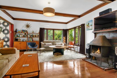 Photo of property in 195 Golf Road, Titirangi, Auckland, 0604