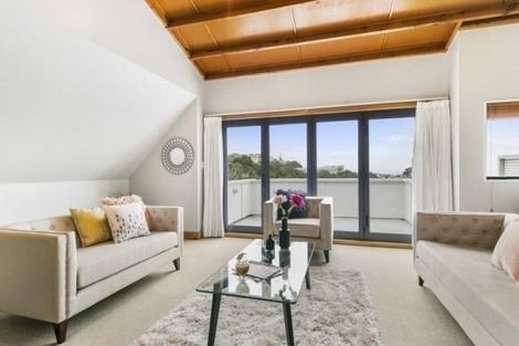 Photo of property in 30b Connaught Terrace, Brooklyn, Wellington, 6021