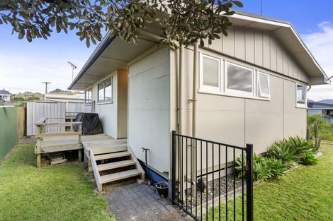 Photo of property in 102 Ruru Street, Whangamata, 3620