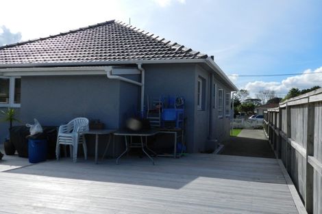 Photo of property in 9 Waterview Road, Favona, Auckland, 2024