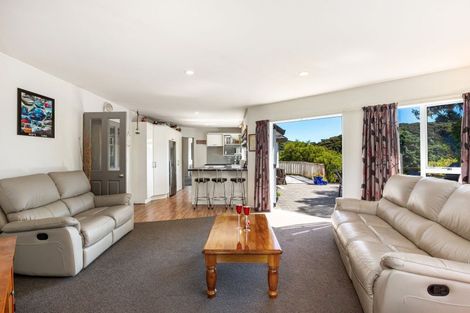 Photo of property in 56 Molyneux Close, Whitby, Porirua, 5024