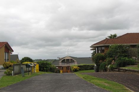 Photo of property in 11 Cumbrian Place, Conifer Grove, Takanini, 2112