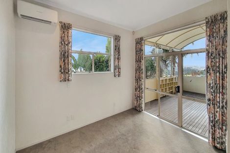 Photo of property in 9 Lorikeet Place, Unsworth Heights, Auckland, 0632