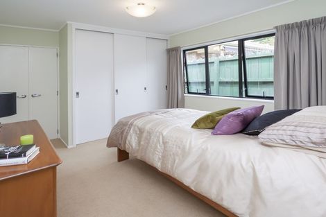 Photo of property in 12 Bernie Edwards Place, Botany Downs, Auckland, 2010