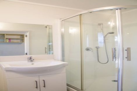 Photo of property in 1/31a Seaview Road, Glenfield, Auckland, 0629