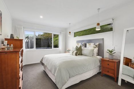 Photo of property in 70 Fyvie Avenue, Tawa, Wellington, 5028