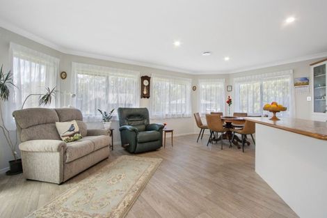 Photo of property in 2 Bransley Grove, Katikati, 3129