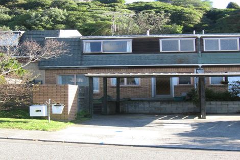 Photo of property in 93 Churton Drive, Churton Park, Wellington, 6037