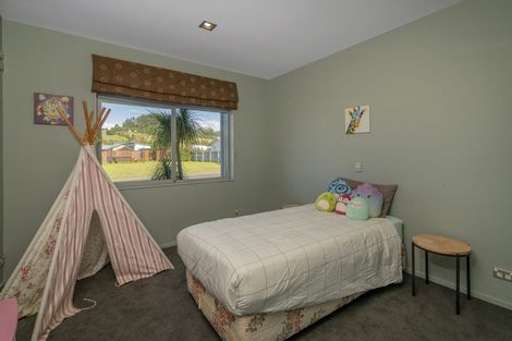 Photo of property in 4 Hawk Hill Crescent, Cooks Beach, Whitianga, 3591