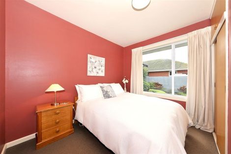 Photo of property in 5 Bendale Place Avonhead Christchurch City