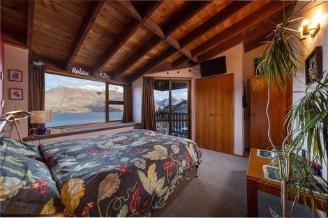 Photo of property in 7b Cameron Place, Fernhill, Queenstown, 9300