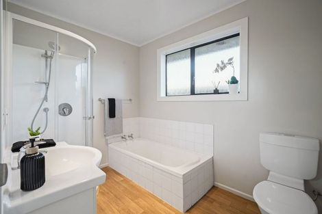 Photo of property in 11 Whelan Place, Hei Hei, Christchurch, 8042