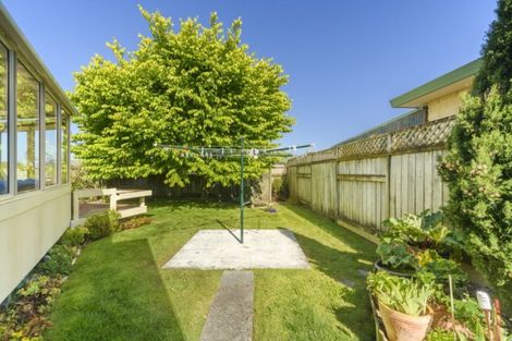Photo of property in 7 Logan Way, Kelvin Grove, Palmerston North, 4414