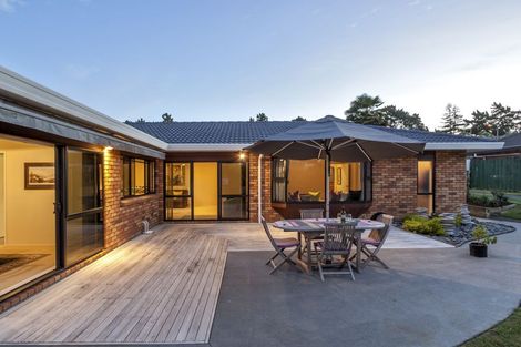 Photo of property in 12 Bernie Edwards Place, Botany Downs, Auckland, 2010