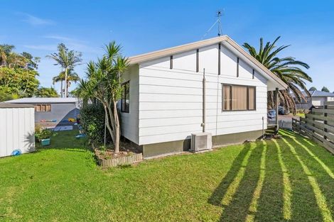 Photo of property in 42 Pinehurst Place, Wattle Downs, Auckland, 2103