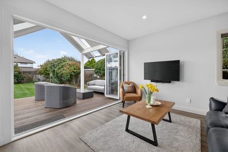 Photo of property in 77 Tomes Road, St Albans, Christchurch, 8052