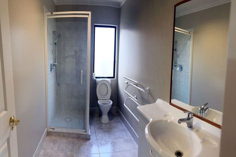 Photo of property in 49a Forrest Hill Road, Milford, Auckland, 0620