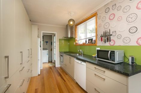 Photo of property in 42 Cumberland Street, Merrilands, New Plymouth, 4312